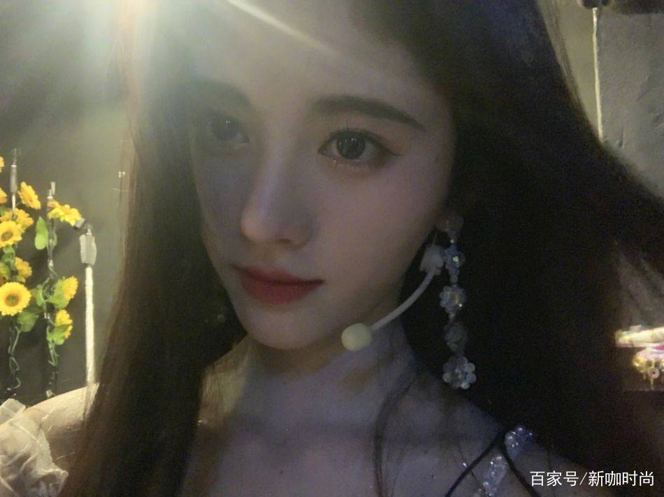 仙女|号称4000年美女！她的18张近距离自拍，或许有答案