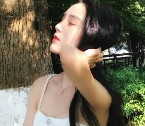 夏天|肤色暗黄？不妨试试3种零食，夏天不怕露大腿，皮肤又白又细腻