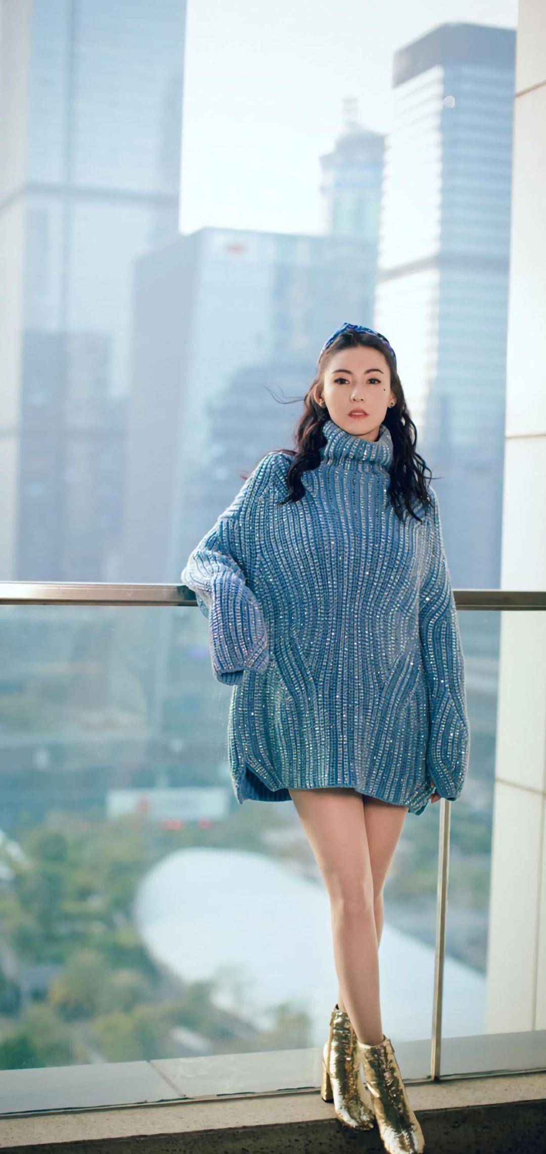 曲线美|张柏芝真是人间尤物，穿“鹅黄”色紧身运动衣，凹凸曲线美似少女