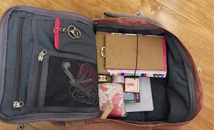 什么|孩子的书包里都装了什么？大蒜、包子、彩纸……堪称“百宝箱”