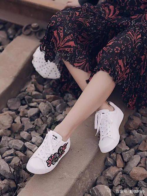 活动|林青霞身材保养有道,66岁穿紧身衣腰肢纤细,活力四射不输年轻人