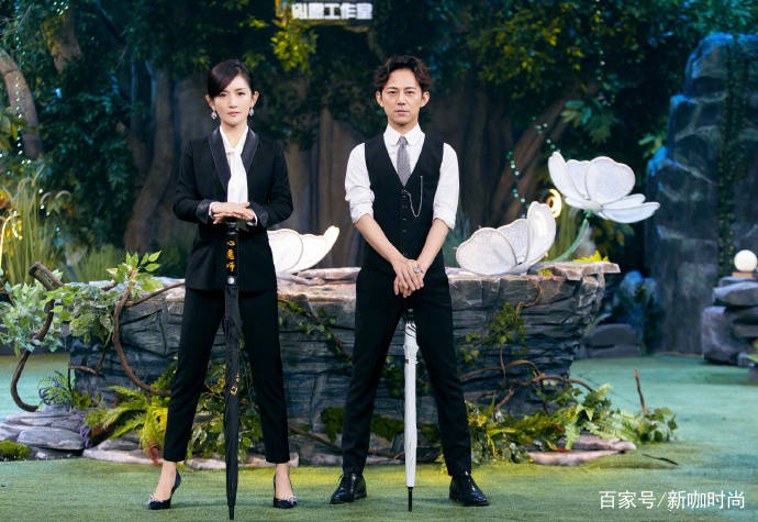身材|38岁谢娜终于穿对了，黑西装配白内搭，比何炅还显瘦