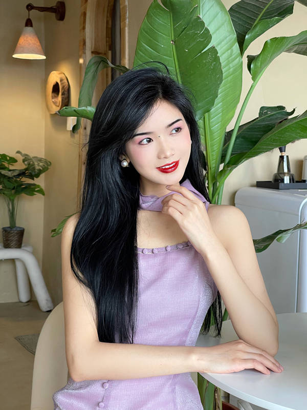 网红梦依陷入抄袭风波不仅骂人成性还蹭黄家驹热度