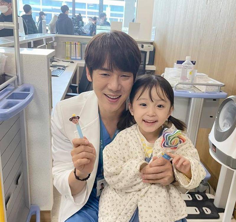 角色|入行多年掏钱买房，柳演锡千万豪宅只差女主人，谁比张冬天幸运？