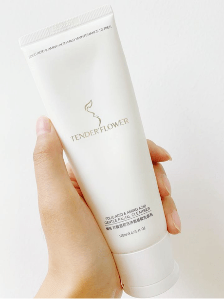 功效|女生再穷,也不要买这2款洗面奶,被营销过头了,其实用了“烂脸”