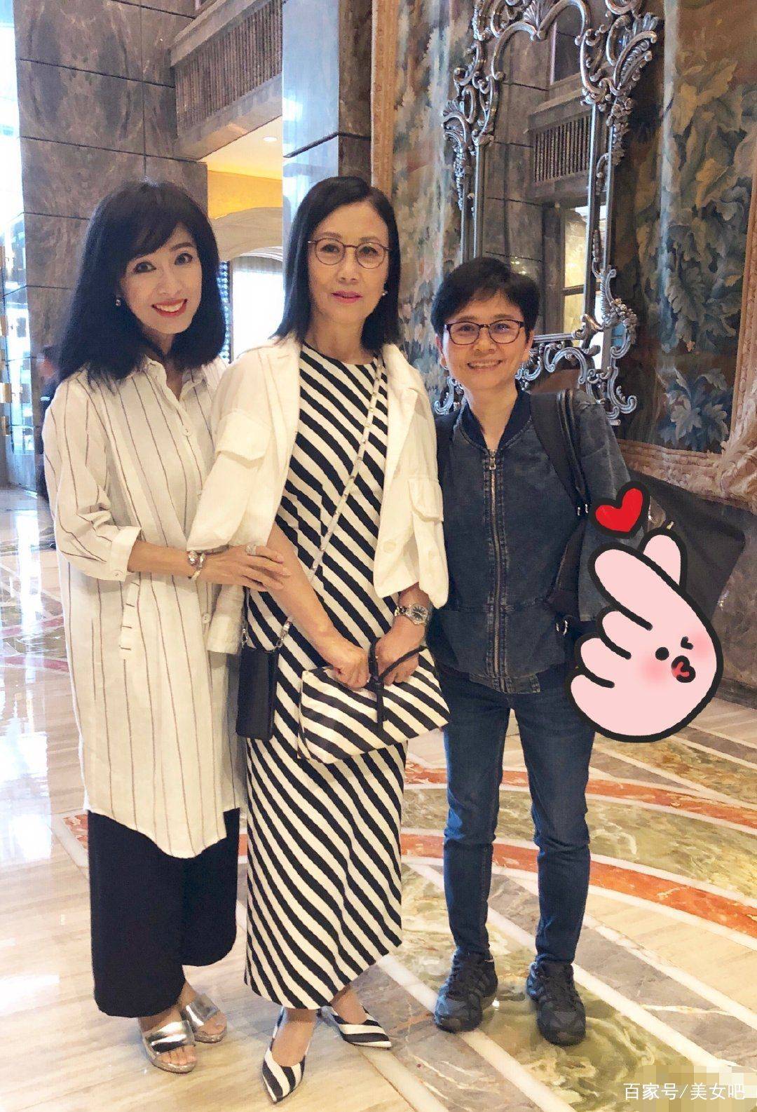 血色|米雪早就是个老年人了,还穿碎花裙扮嫩,脖子上爬满了皱纹