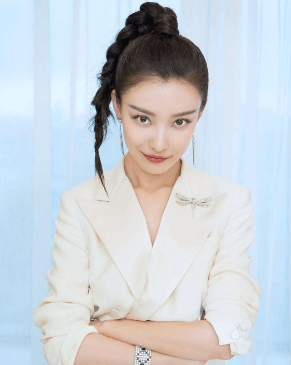发型|女人扎马尾有讲究，这4个“误区”尽量要避开，显脸大还容易掉发