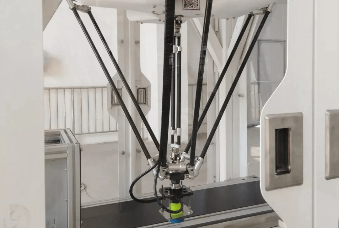 并联娱乐装置1940年,pollard在其专利中提出了一种空间工业并联机构