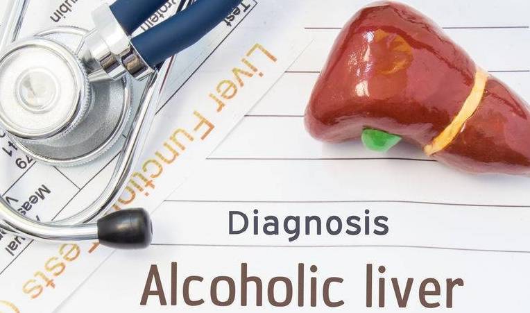 肝脏|肝病会上脸!医生提醒:肝脏不好的人,脸上往往都有这些特点!