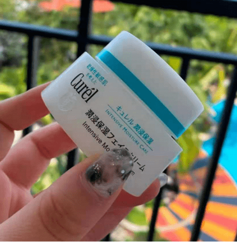 青素水|屈臣氏人气口碑俱佳的几款平价护肤清单，照着买准没错