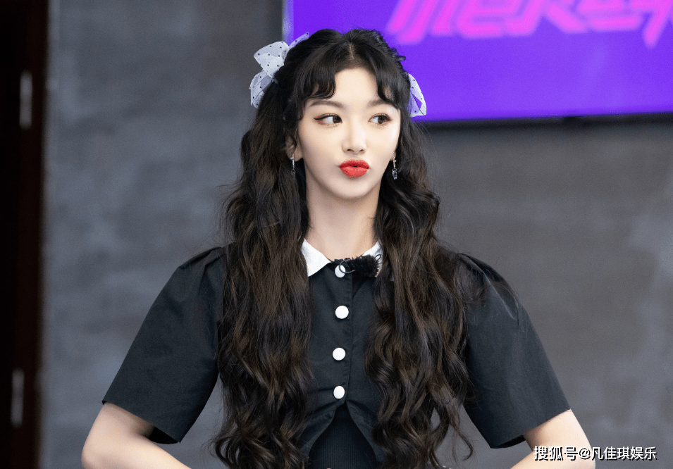 19岁离奇退出jyp,后因不实言论遭诋毁,参加选秀被资本置换星途_孔雪儿