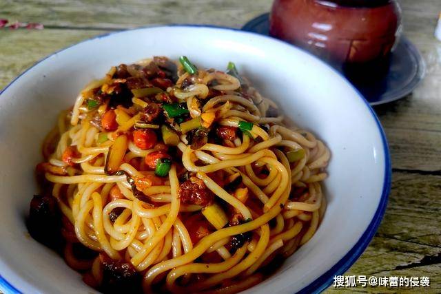 小谈|花8元吃米粉，江西、云南、广西、广东，哪个地方的米粉更划算？