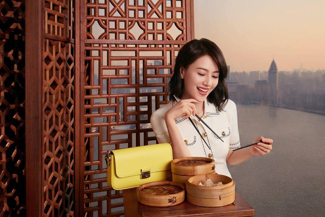裙子|高圆圆的开夏穿搭也太美了，学她这样穿“裙子”，气质优雅又减龄