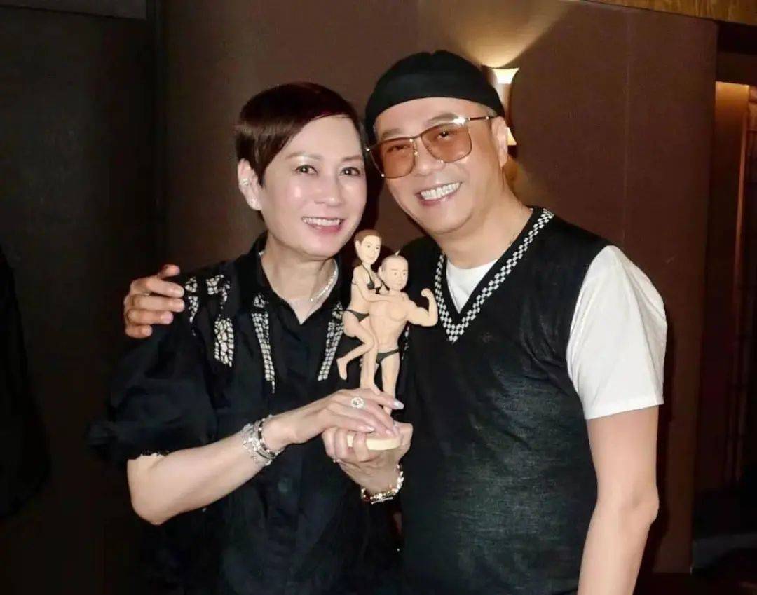 欧阳震华低调庆生,赌王孙女低调陪同,姐弟恋25年无子_傅洁娴