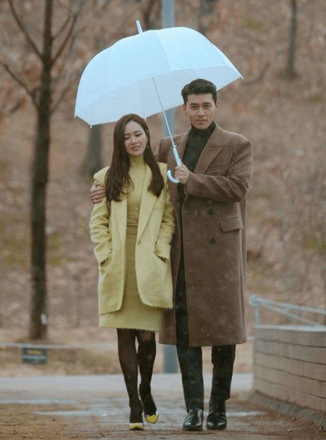 保暖性|孙艺珍有小心机,穿驼色大衣只不过加条腰带,“高级感”增加不少