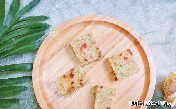 蔬菜|芹菜不要炒着吃了,加两个鸡蛋,用筷子搅一搅,出锅别提多香了