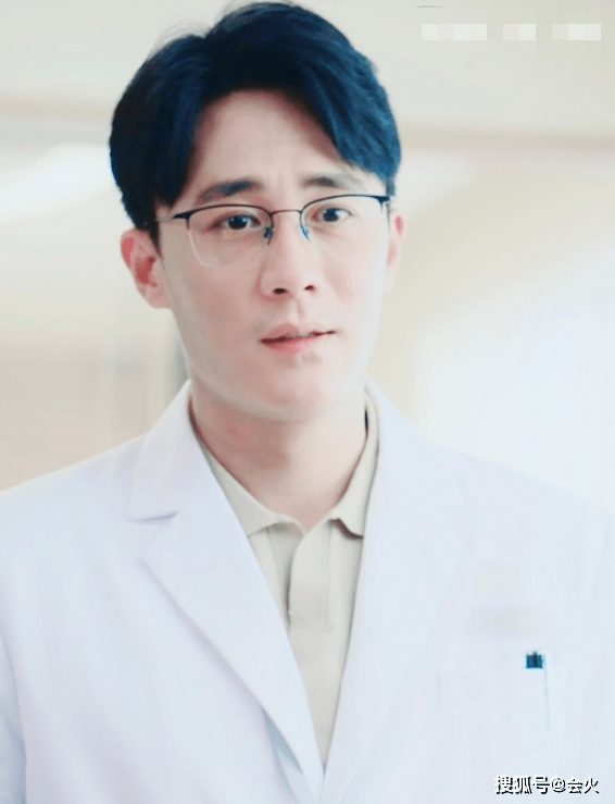 成块|杜淳自曝每天健身两小时，腹部肌肉成块凸出，青筋暴起荷尔蒙爆棚