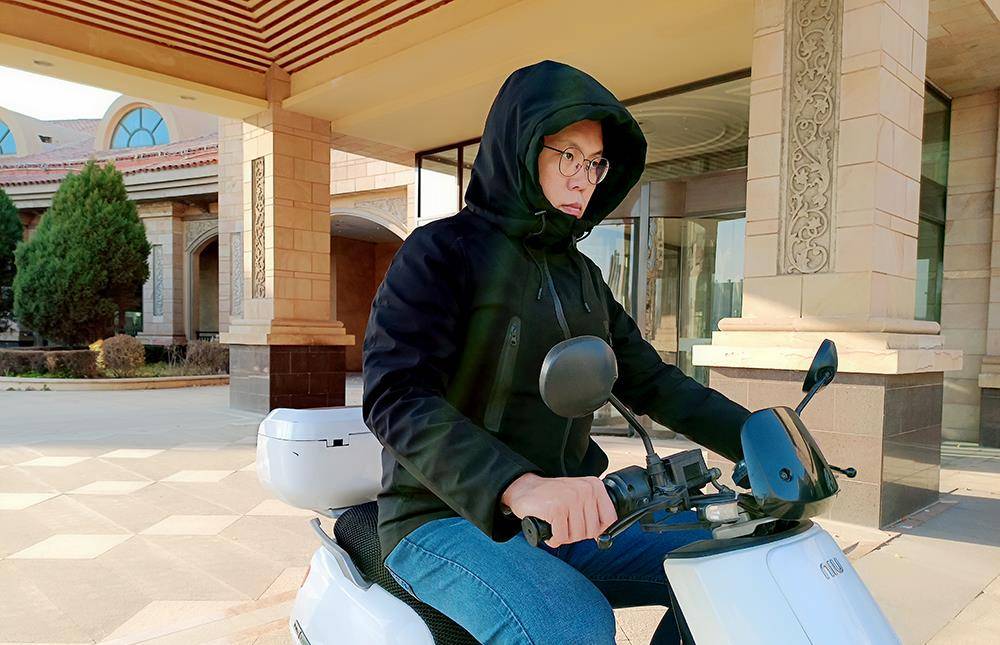 科技|羽绒服加入电热毯？90分玩起黑科技，可抵御东北零下30度寒冬