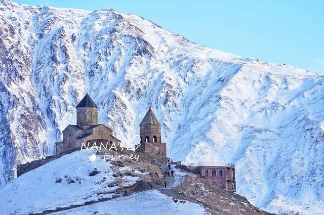 格鲁吉亚的冰雪世界，拥有世界最孤独教堂，宛如冬日的童话世界