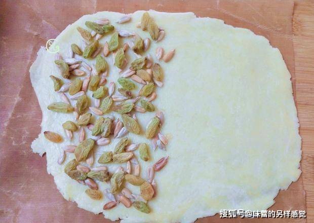 做法|自从学会这个小饼，早餐和零食不发愁，焦香酥脆超好吃，做法简单