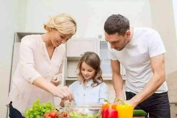 舅舅|宝宝上幼儿园，还给舅舅当“媒人”，网友笑翻：幼儿园里的泥石流