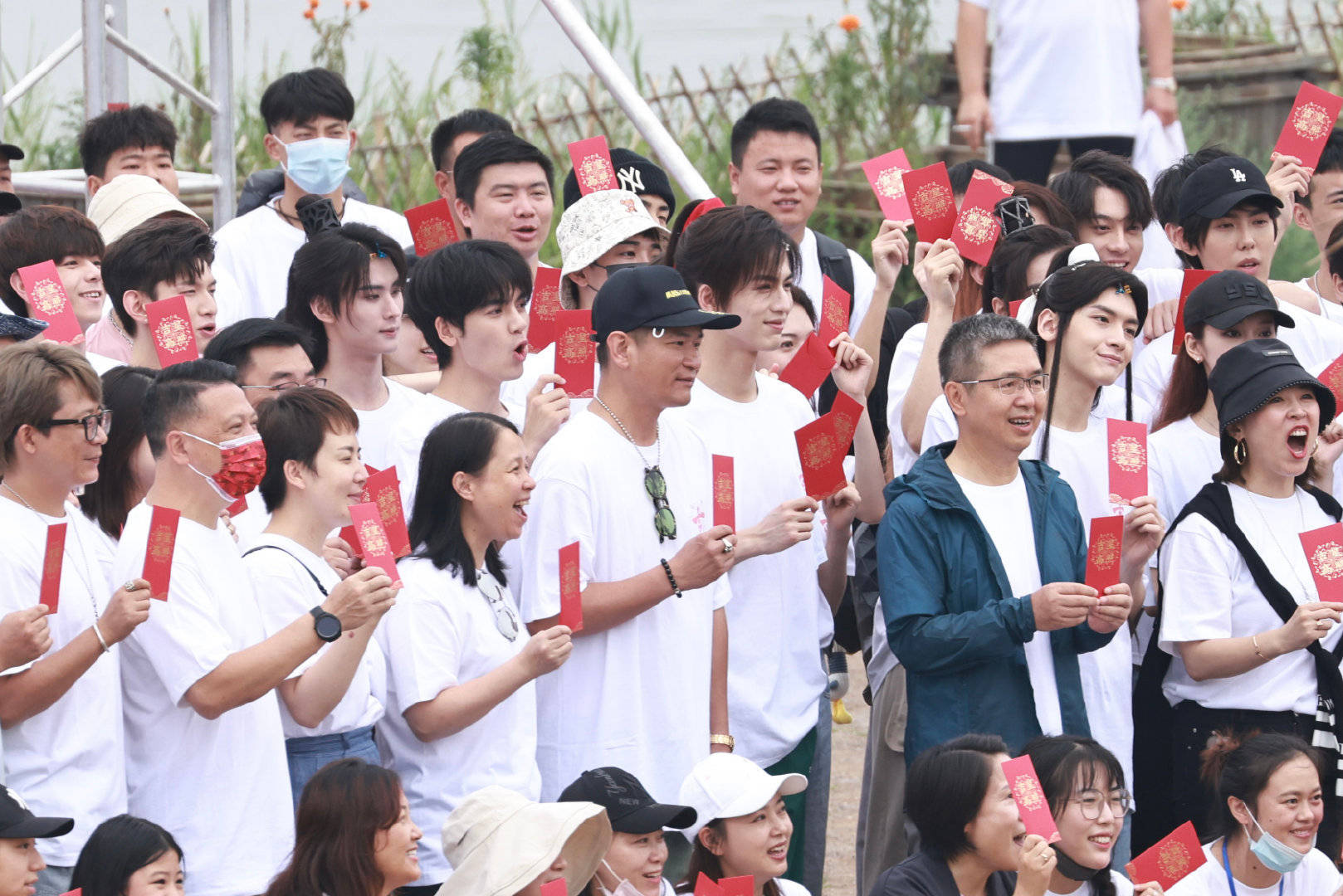 张凌赫|连cos都不如,现在修仙都这么穷吗?让你脱俗不是让你入俗呀