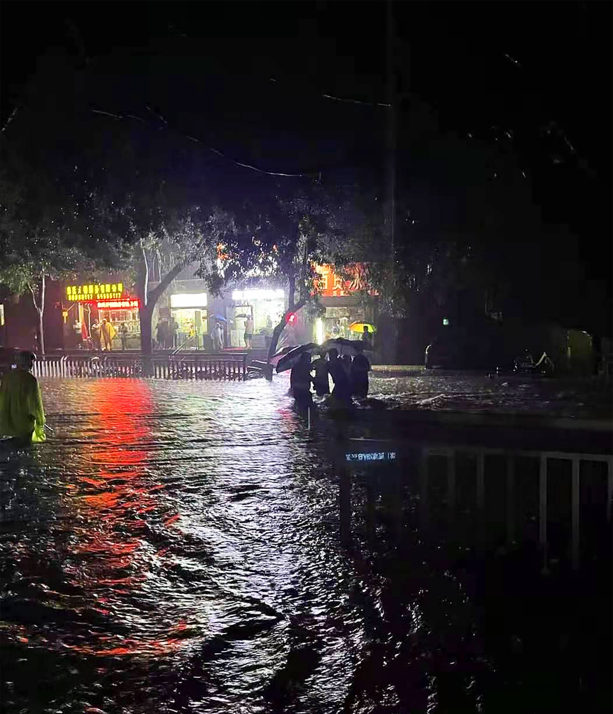 原创台风烟花亲自来了地球知识局
