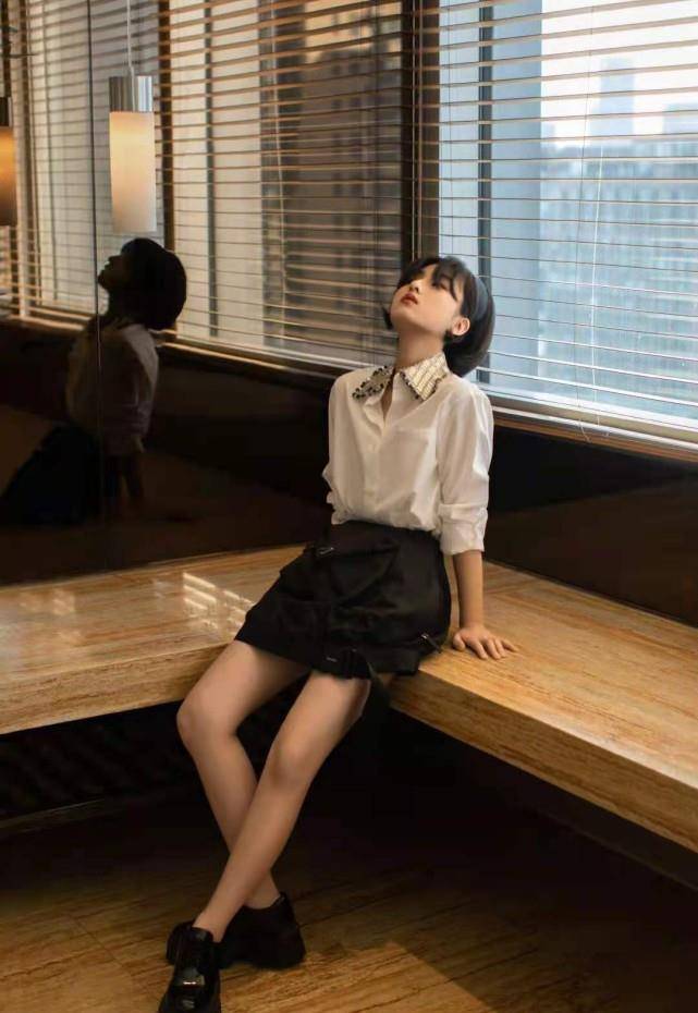 官宣|《向往5》放出三兄妹官宣照，张子枫占据中心位，张艺兴放不开！