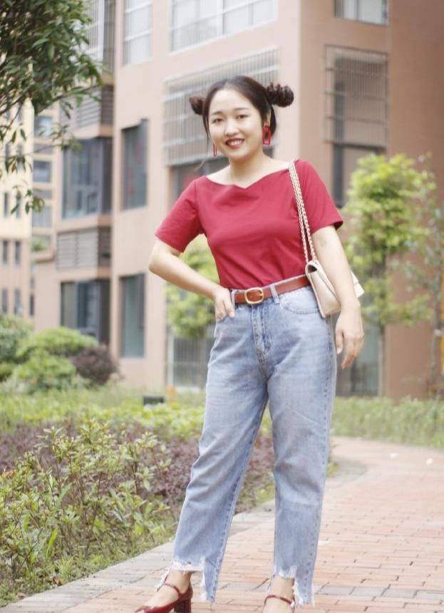 黑色|身高147cm,体重105斤,她却凭借好衣品成时尚博主