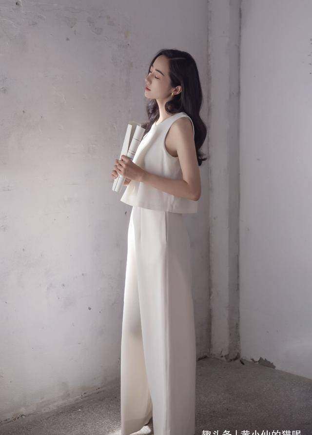 韩雪|马丁靴早就失宠了，今秋流行的是“豆腐靴”，韩雪穿上后美翻了