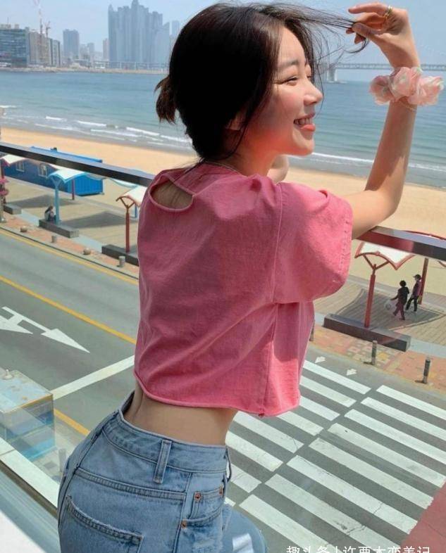 苹果绿|T恤,可以多挑这三个高级显白色,比黑白灰更时髦百搭