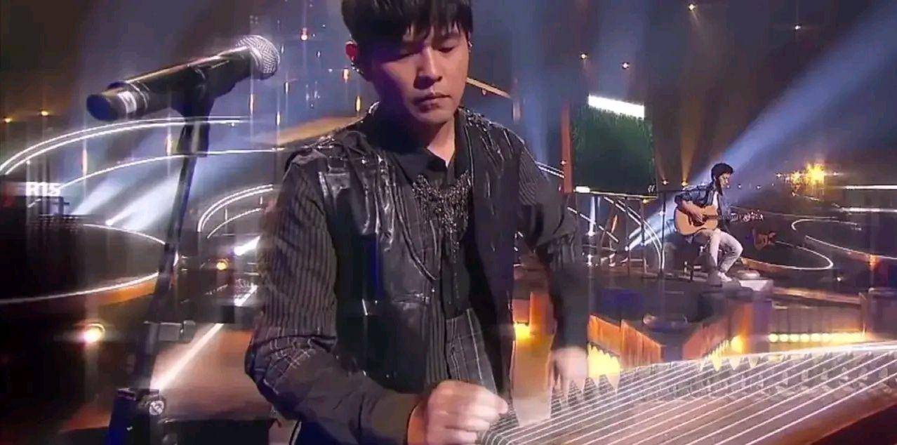 李荣浩|《好声音》十周年开场秀：周杰伦李荣浩惊喜同台，那英喜提豪华伴奏