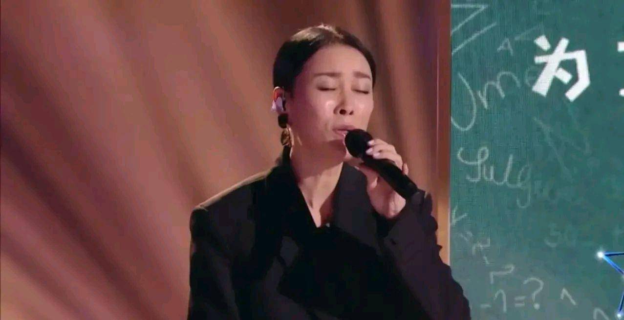 李荣浩|《好声音》十周年开场秀：周杰伦李荣浩惊喜同台，那英喜提豪华伴奏