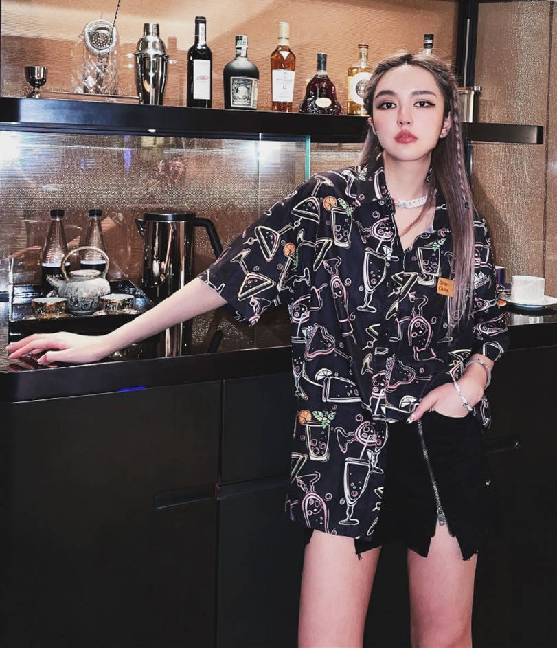 视觉|周扬青太懂打扮,个头不高总能穿出好比例,难怪能撩到富家公子哥