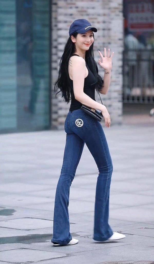 短裙|打底裤美观又显身材，增加了造型的层次感，彰显霸气