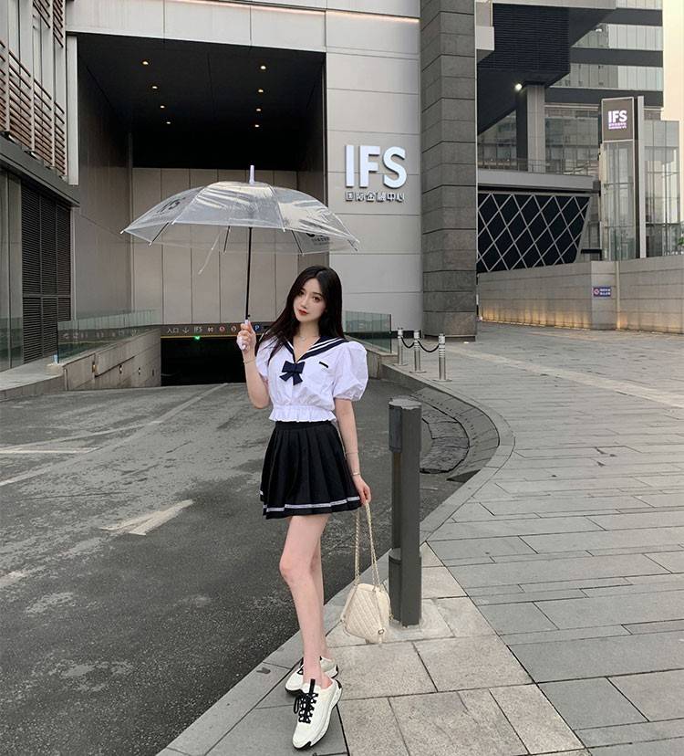 女生|溜肩女生的穿搭小技巧，这三款上衣能够解决日常烦恼