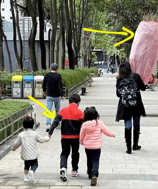 小黑家小女儿 634bebbf083440eeb32ddd6cbad92c50.png