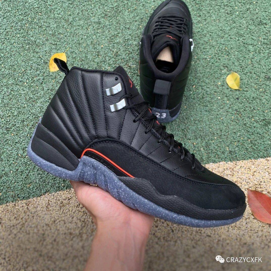 设计|乔丹 Air Jordan 12 Utility 黑水晶底篮球鞋评测