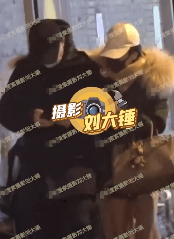 马伊琍|新女友获认可？文章疑带女友陪爱马比赛，打扮像小姑娘身材超性感
