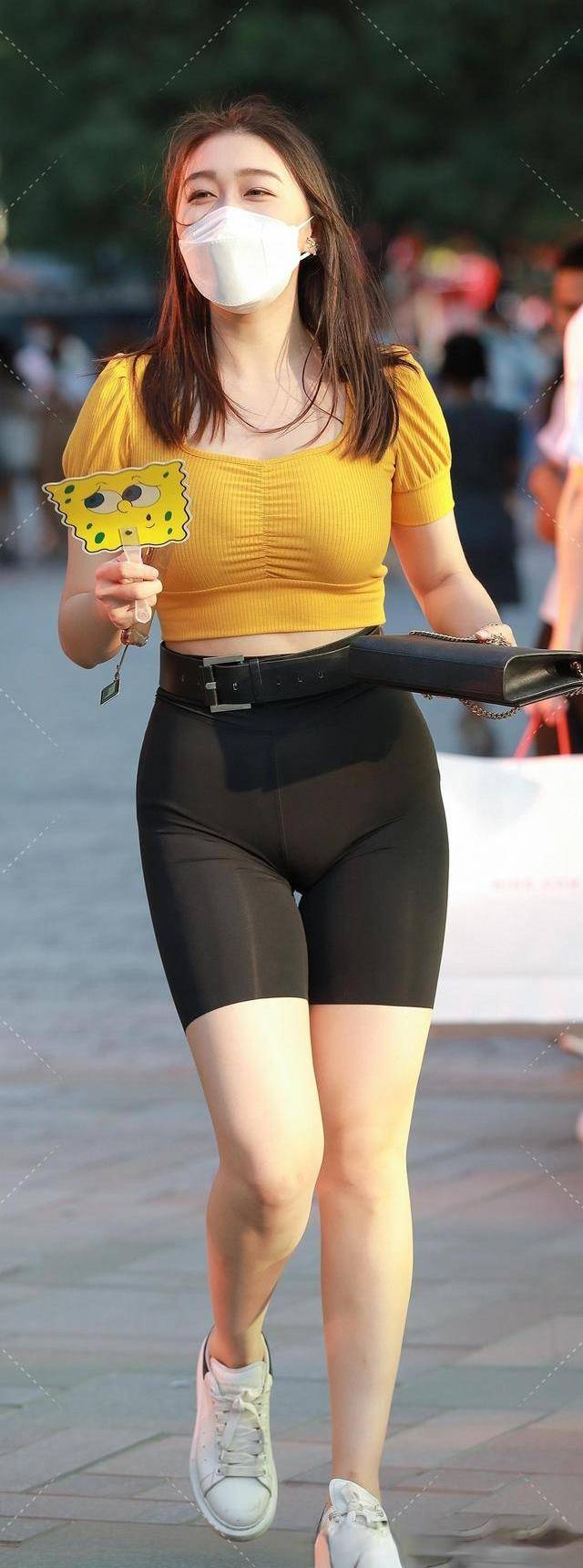 女生|时尚简洁的打底裤，精心挑选搭配的女生，减龄单品