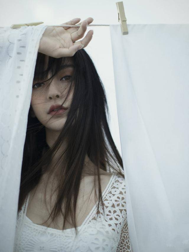 状态|黄晓明感叹感情会变，夫妻物是人非？Baby雀斑妆也遮不住仙美容颜