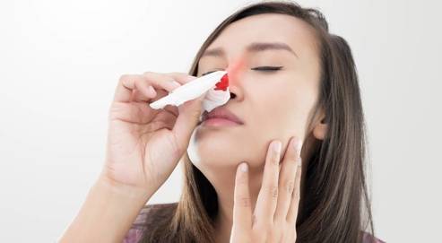 毒素|肝病“盯”上的人，脸上会有4个表现，希望你1个也不占