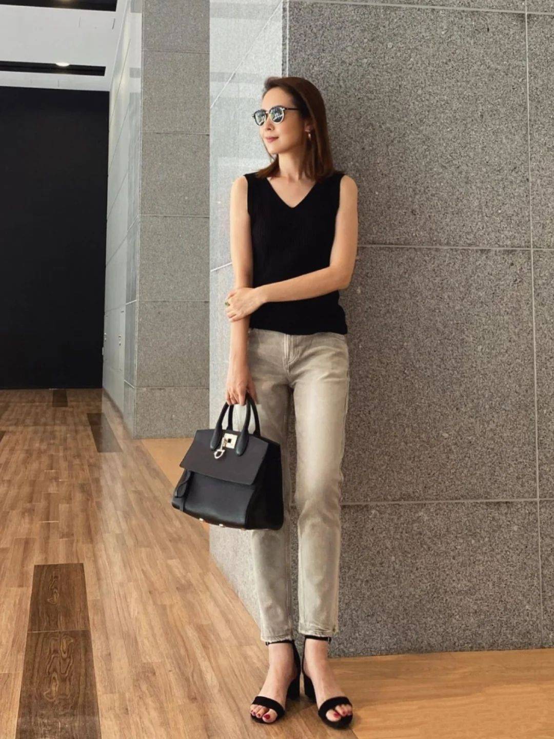 牛仔裤|这位日本大龄主妇的优雅打扮，看一次喜欢一次，简约高级又显气质