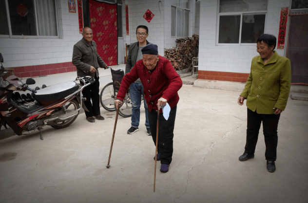 治疗|97岁阿婆，靠3个“土方法”，成功摘掉乙肝的“帽子”