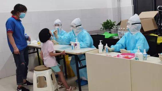 郑州|众志成城，共同抗疫！视光眼科医护人员支援郑州核酸检测工作