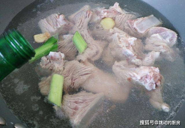 加什么可以把肉炖得软烂 59e8b165d83d4a5ebbac4b766db62533.jpeg