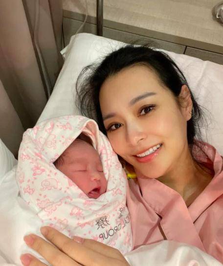 曾为|38岁女星官宣得女！刚生完喊话富豪老公要二胎，曾为生子求医5年