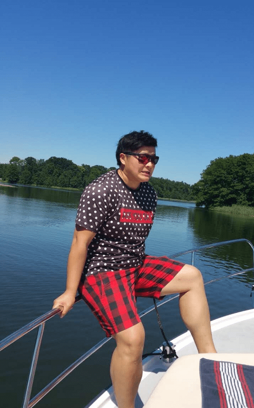 身材|89年的巩立姣私下活泼得像孩子，穿搭花哨不减分，身材胖也有魅力