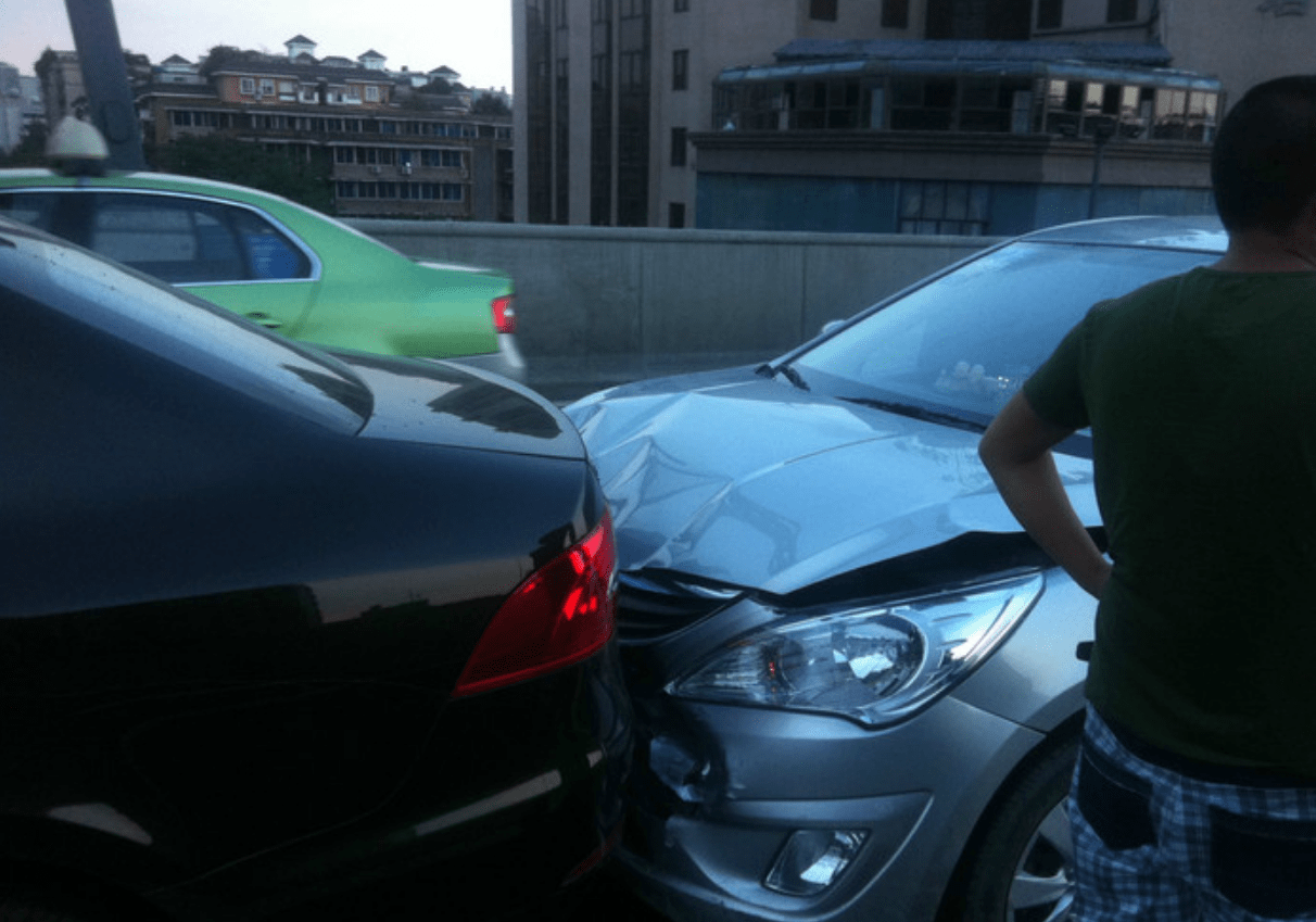 你还一直认为追尾都是后车的责任吗老司机除了这三种情况