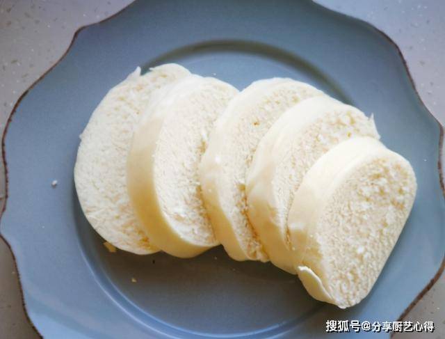 下锅|炸馒头片，别裹鸡蛋液了，教你1招技巧，馒头片外酥里嫩，不吸油